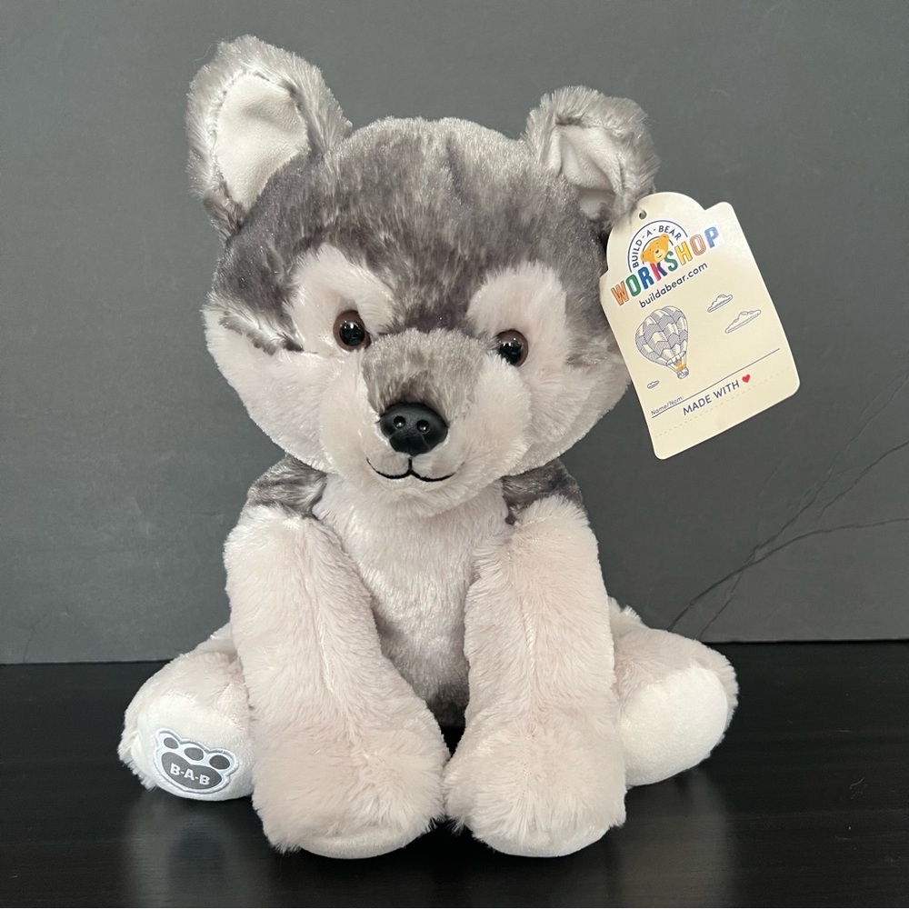 NWT Build a Bear Workshop ONLINE EXCLUSIVE Woodland Gray Wolf Pup 2021 BaB BaBW